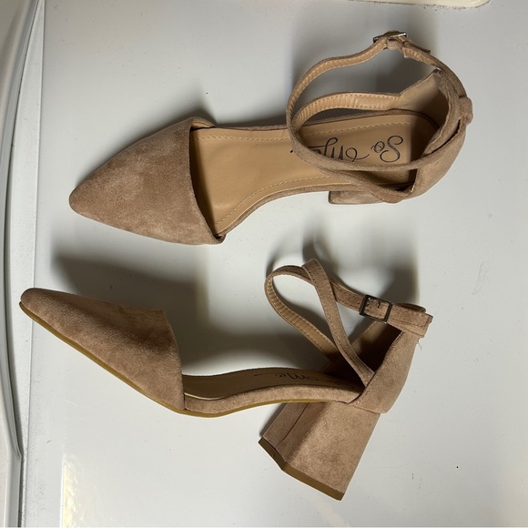 So Me Tan Block Heel Pumps - Picture 6 of 8